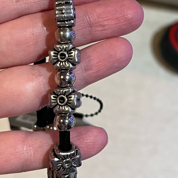 NWT Taramanda Silver Charm Bracelet - Picture 4 of 5